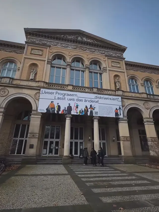Gedung tempat Fiersa Besari manggung di Berlin, Jerman