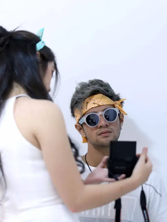 Sebagai sepasang kekasih, Ammar Zoni dan Ranty Maria tidak kesulitan dalam membangun chemistry dilokasi syuting. Dalam sinetron itu, Ammar berperan sebagi Ali sedangkan Ranty berperan sebagai Fika. (Nurwahyunan/Bintang.com)