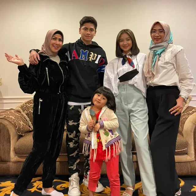 6 Momen Kedekatan Keluarga Athalla Naufal dan Ansellma Putri, Makin Akrab