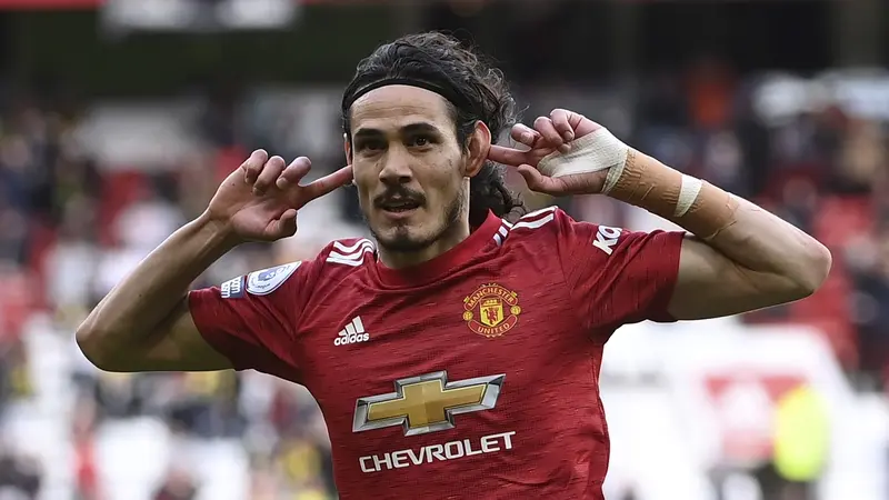 FOTO: Imbang 1-1 Kontra Fulham, Manchester United Kunci Posisi Kedua Klasemen Liga Inggris 2020/2021 - Edinson Cavani