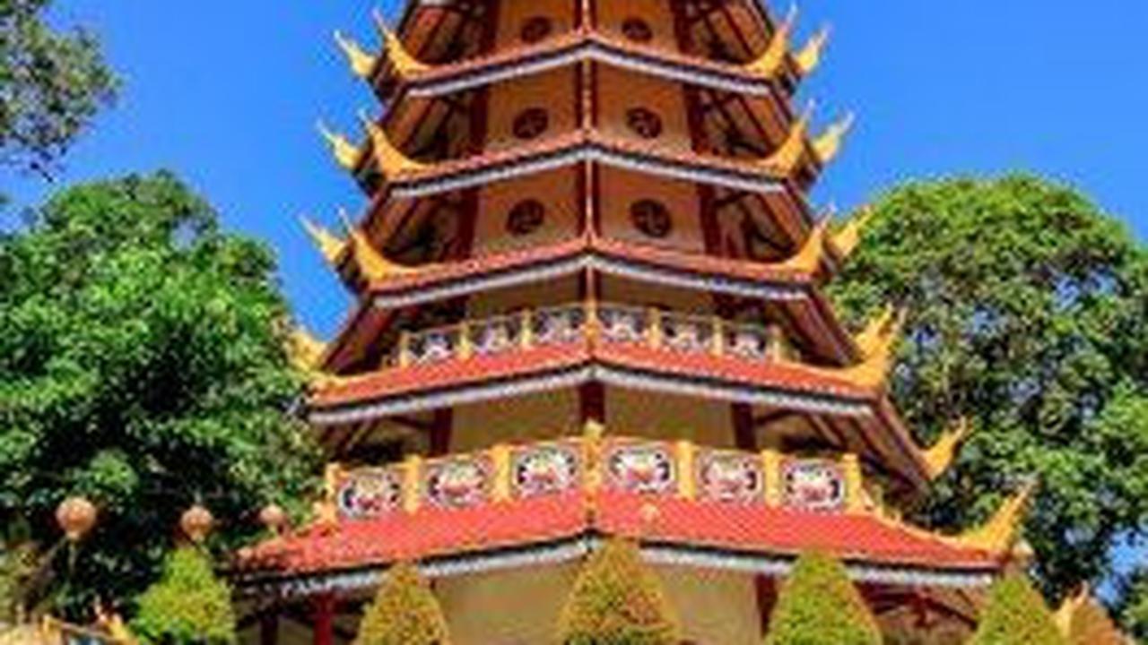 <b>3. Pagoda Nusantara</b>