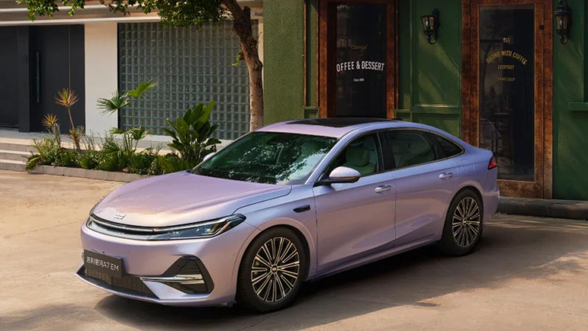 Geely Galaxy A7 Ukir Rekor Dunia, Sekali Isi Tembus 2.608 Km