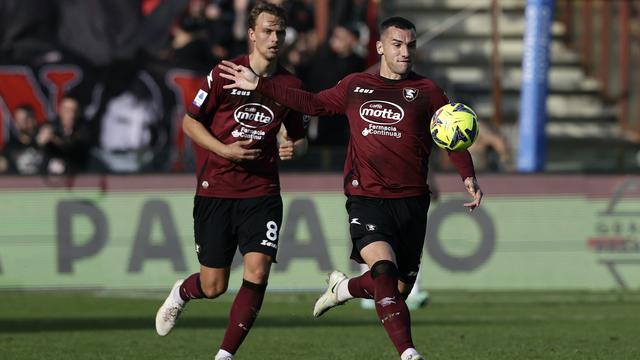 AC Milan Raih Poin Penuh di Kandang Salernitana