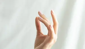 Kuku Rapuh dan Mudah Patah? Ini Penyebab dan Cara Merawatnya