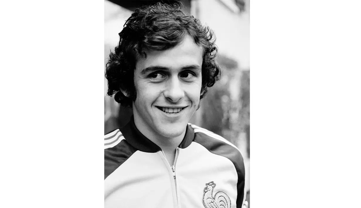 Legenda asal Prancis, Michel Platini pernah meraih Ballon d'Or tiga kali  yaitu pada tahun 1983,1984 dan 1985. (AFP Photo/ STF)