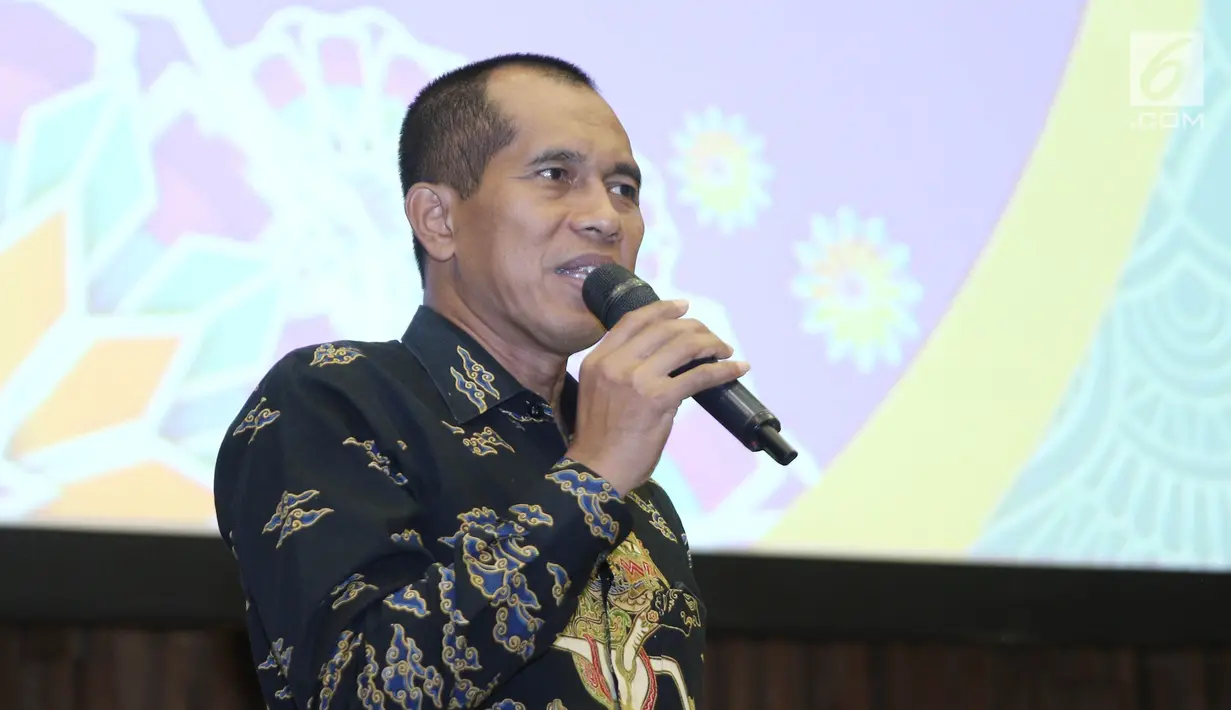 Ketua komisi 1 DPR RI Abdul Haris Almasyari memberikan sambutan acara buka puasa bersama di SCTV Tower, Jakarta (22/5). (Liputan6.com/Herman Zakharia)
