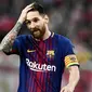 2. Lionel Messi (Barcelona) - La Pulga kecil pernah mempunyai penyakit yang di sebabkan oleh kekurangan hormon. Namun karena keterbatasan biaya akhirnya  striker Argentina ini dibantu oleh petinggi Barcelona untuk dana pengobatan. (AFP/Aris Messinis)