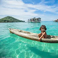 Bajau, suku yang menggantungkan hidup di lautan.