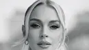 banyak juga komentar positif yang menyambut babak baru dalam kehidupan Lindsay Lohan setelah dirinya 'glow up'.  [Foto: Instagram/ Lindsay Lohan]