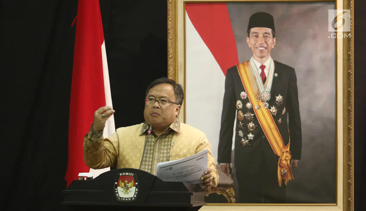 Menteri PPN/Bappenas Bambang Brodjonegoro memberi paparan saat Penyampaian Rancangan Teknokratik RPJMN 2020-2025 di Gedung KPU, Jakarta, Selasa (25/9). Bambang meminta capres-cawapres membuat visi dan misi berdasarkan RPJMN. (Liputan6.com/Herman Zakharia)