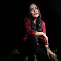 Prilly Latuconsina sedang menghadapi cobaan yang amat berat dalam kariernya sebagai pekerja entertainment. Orang yang tak bertanggungjawab merekayasa seolah dirinya berfoto tanpa busana. (Galih W.Satria/Bintang.com)