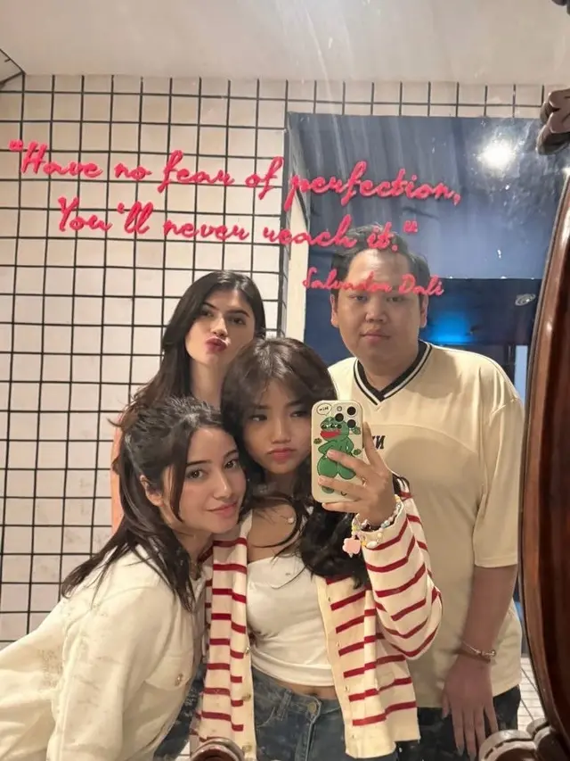 8 Gaya Public Figure Nobar Indonesia Vs Uzbekistan di Semifinal Piala Asia U-23, Rizky Febian-Mahalini hingga Denny Caknan-Bella Bonita