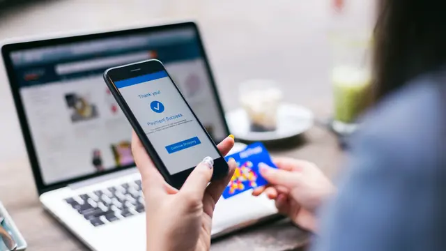 Ilustrasi belanja online.
