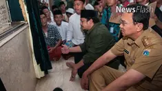 Ahok terpantau beberapa kali berkunjung ke makam Mbah Priok. Terakhir, Ahok terlihat datang ke makam keramat itu Selasa ,(14/3/2017)