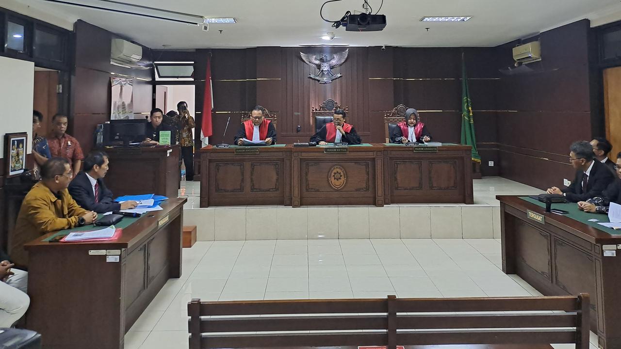 Ada Intervensi Pihak Ketiga, Sidang Gugatan Rektor UGM Cs Terkait Dugaan Ijazah Palsu Jokowi Ditunda