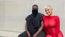 Bianca Censori dan Kanye West dok. Instagram @bianca.censori_official/https://www.instagram.com/p/Ct5Yp3xIAG1//Winda Syifa Sahira)