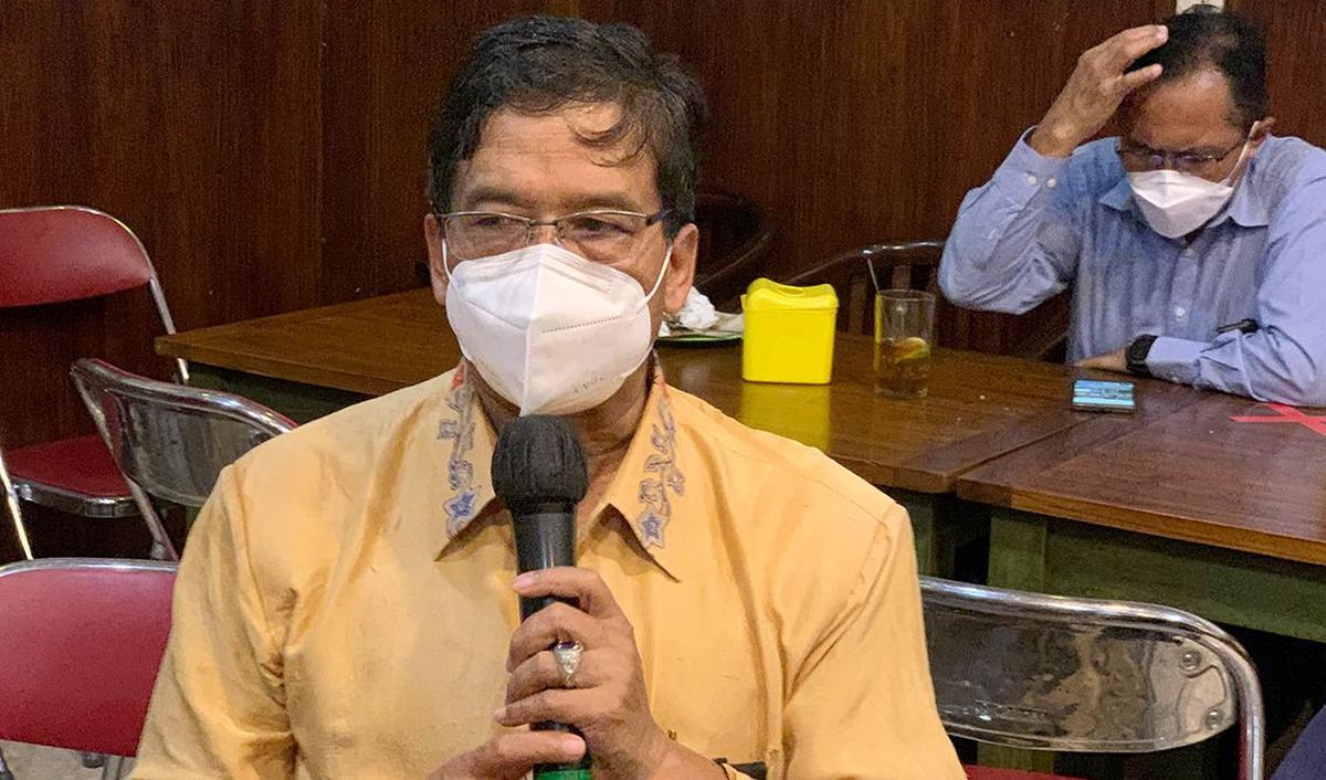 Ia memastikan, para saksi yang diperiksa tidak hanya dari pihak UNS namun juga dari luar kampus.<br>