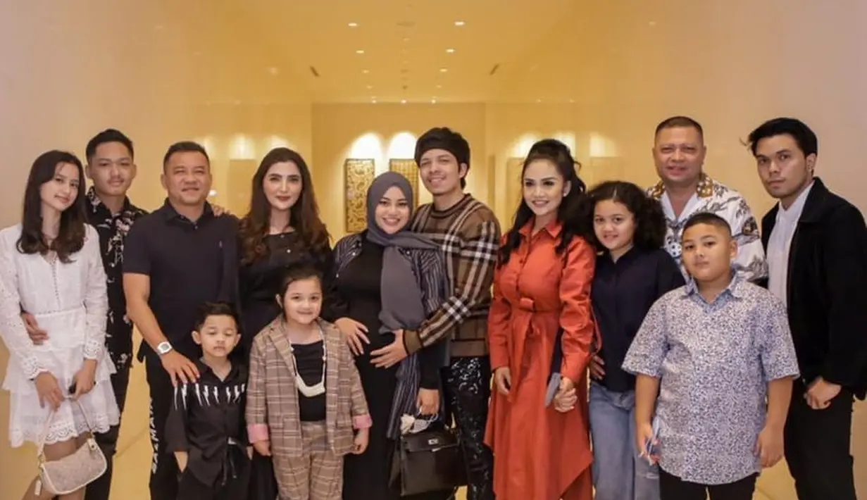 Keluarga Anang Hermansyah dan Raul Lemos (Instagram/raullemos06)