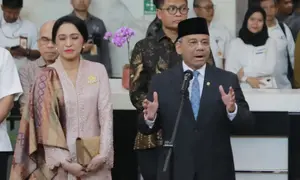 Menteri Keuangan Suahasil Nazara menyampaikan keterangan kepada awak media usai dilantik Presiden Prabowo Subianto di Istana Negara, Jakarta, Senin (14/9/2026). (KLY/Budy Santoso)
