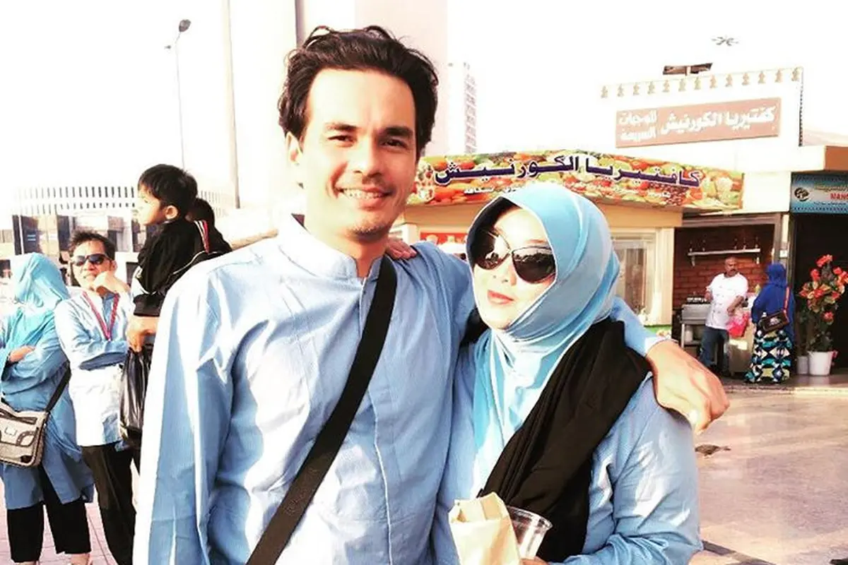 Rina Gunawan dan Teddy Syah