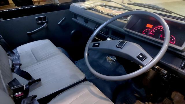 interior New Mitsubishi L300