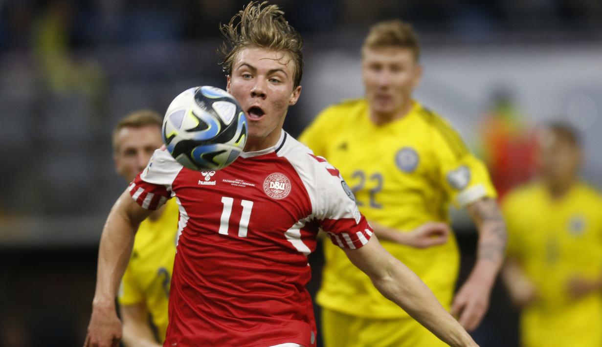 Kualifikasi Euro 2024 yang baru dimulai minggu lalu rata-rata telah menyelesaikan dua laga di tiap Grup yang dibagi dalam 10 grup. Dari hasil-hasil pertandingan tersebut, tercatat ada 6 striker yang mampu tampil tajam setelah sebelumnya tak diperhitungkan. Siapa saja mereka? Berikut daftar keenamnya. (AP Photo)