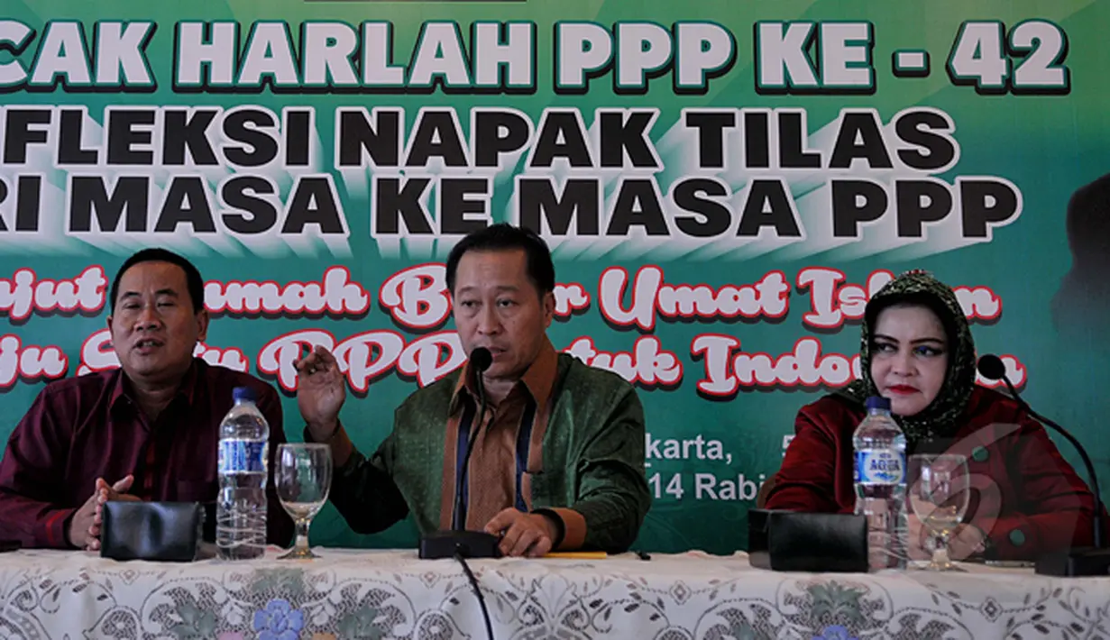 PPP kubu Djan Faridz menggelar konferensi pers terkait Mukernas yang diadakan oleh PPP Kubu Romahurmuziy, Jakarta, Senin (16/2/2015). Menurut mereka Mukernas yang diadakan oleh PPP Kubu Romi adalah ilegal(Liputan6.com/ Johan Tallo)