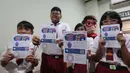 Para siswa mengikuti kegiatan sikat gigi bersama dalam rangkaian Bulan Kesehatan Gigi Nasional (BKGN) 2026 di SDN Menteng 01, Jakarta, Kamis (17/9/2026). Dalam kegiatan tersebut, siswa mendapat edukasi mengenai cara menyikat gigi yang benar dan pentingnya menjaga kebersihan rongga mulut. (KLY/Budy Santoso)
