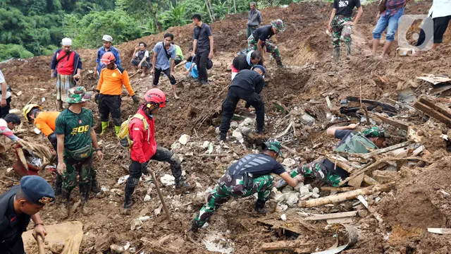 Pencarian Puluhan Korban Longsor Cijendil Usai Gempa Guncang Cianjur