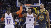 Selebrasi Russell Westbrook (no 0) saat Thunder mengalahkan Warriors di ajang NBA (AP)