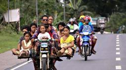 Motornya sampai dimodifikasi melebar. (Source: hipwee.com)