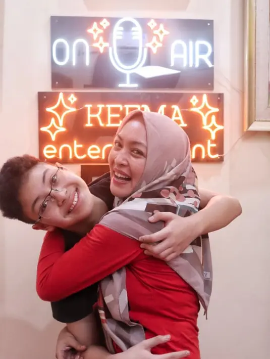 Angelina Sondakh dan Keanu Massaid (Instagram/keanumassaid)