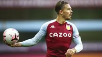 Pemain Aston Villa, Jack Grealish, saat melawan Sheffield United pada laga Liga Inggris di Stadion Villa Park, Senin (21/9/2020). Aston Villa menang dengan skor 1-0. (Julian Finney/Pool via AP)