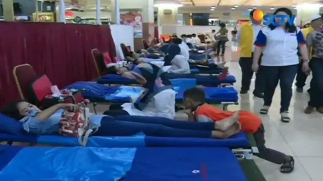 Antusiasme Warga Ikuti Donor Darah YPAPK di Mangga Dua Square