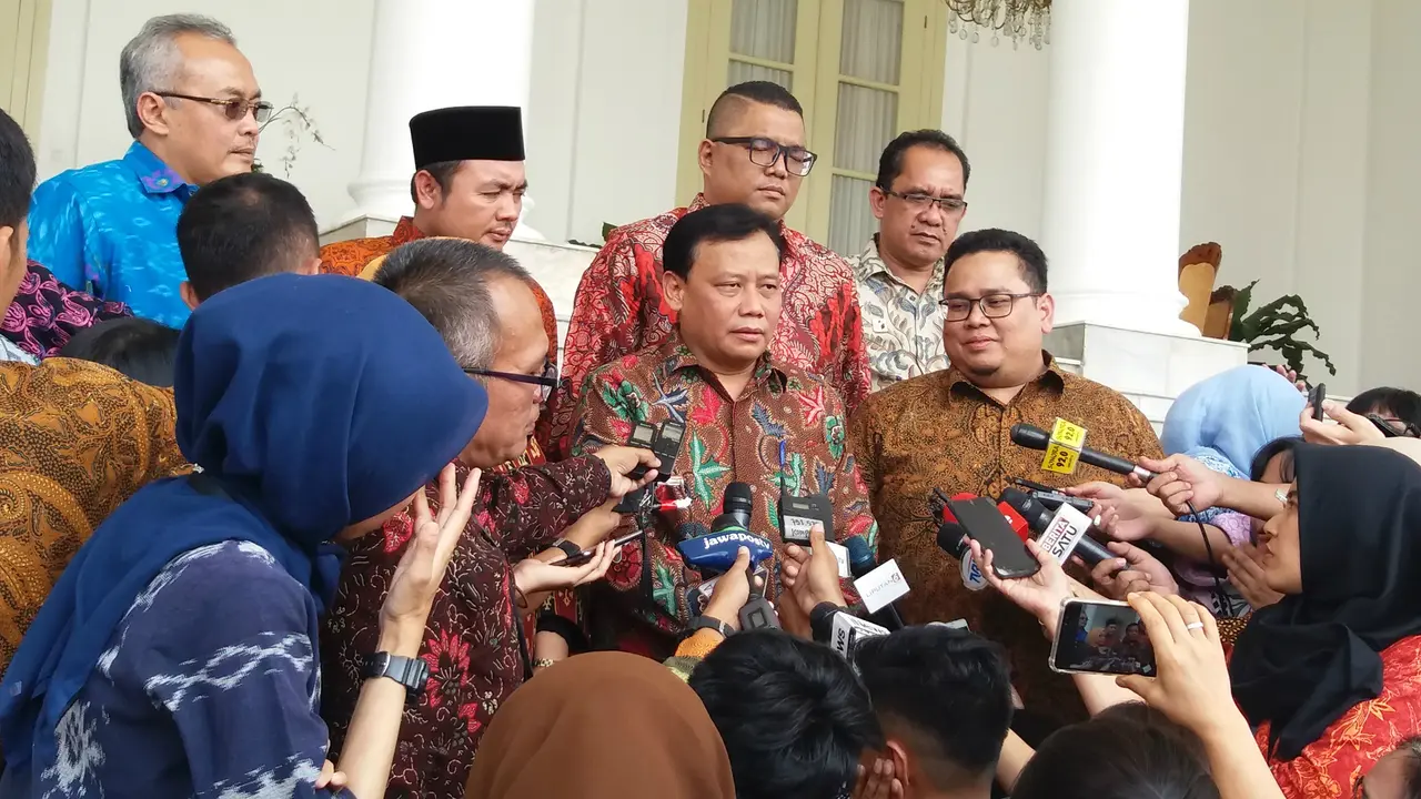 Presiden Joko Widodo atau Jokowi menerima kedatangan seluruh Komisioner Bawaslu