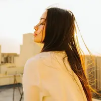 Korea sukses menjadi kiblat dunia dalam bidang kecantikan. Simak bagaimana cara perempuan Korea dalam merawat kulit mereka.