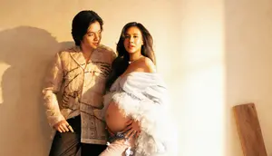 Angga Yunanda dan Shenina Cinnamon Bagikan Potret Maternity Terbaru, Pakai Dress Berbulu