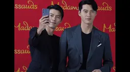 Dalam keterangan tertulis yang diterima Liputan6.com, patung ilin Hyun Bin membutuhkan waktu pengerjaan lebih dari enam bulan, oleh tim yang beranggotakan pemahat dan seniman. (Foto: Instagram/ vast.ent)