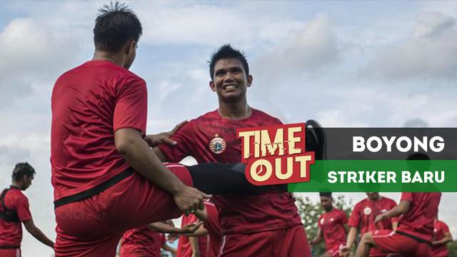 Teka-teki striker asing baru Persija Jakarta terungkap dia adalah Marko Simic, striker asal Kroasia yang pernah bermain di Serie C Italia.