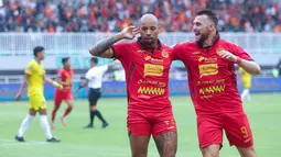 Gustavo Almeida dan Marko Simic tampil apik saat membawa Persija Jakarta menaklukkan Persik Kediri pada pekan ke-12 BRI Liga 1 di Stadion Pakansari, Kabupaten Bogor,  Minggu (1/12/2024) sore WIB. (Bola.com/M Iqbal Ichsan)