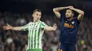 4. Ezequiel Garay (Valencia) – Garay merupakan pesepak bola pertama di La Liga Spanyol yang positif mengidap virus Corona. Bek asal Argentina mengumumkan hal tersebut melalui akun Instagramnya. (AFP/Jorge Guerrero)