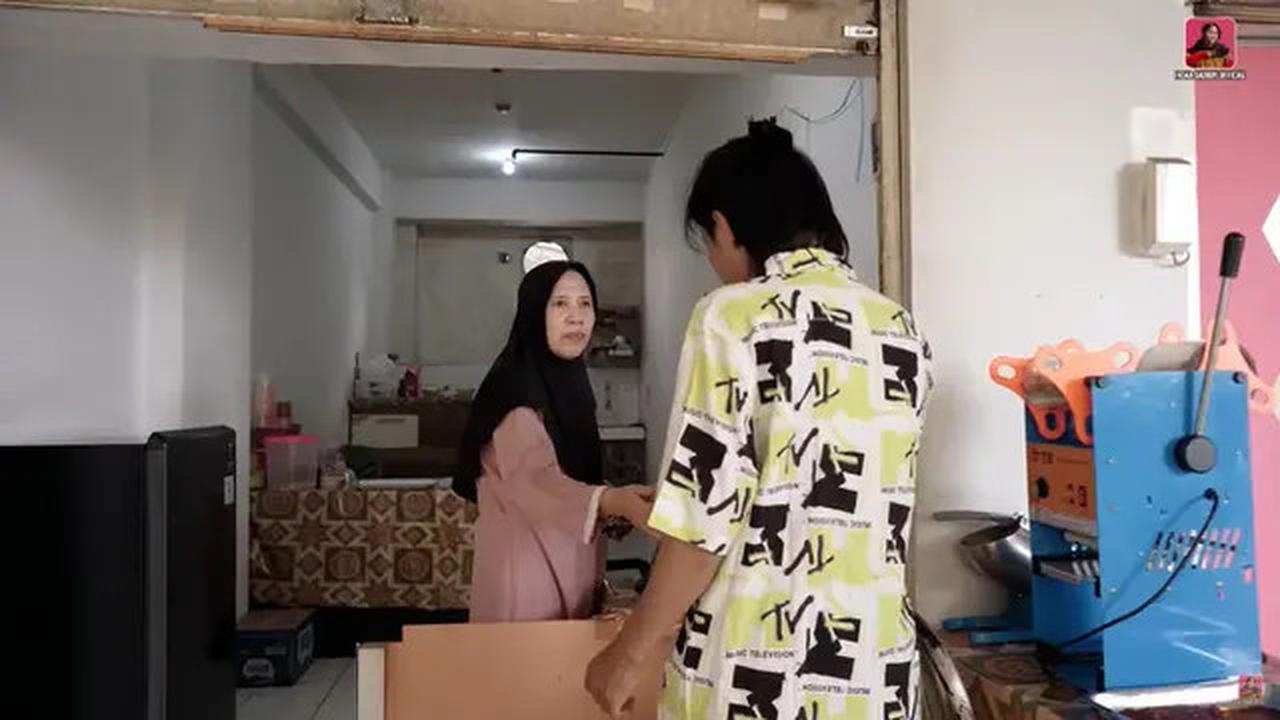 7 Potret Warung Sederhana Fajar Sadboy di Jakarta, Jual Makanan Khas Gorontalo