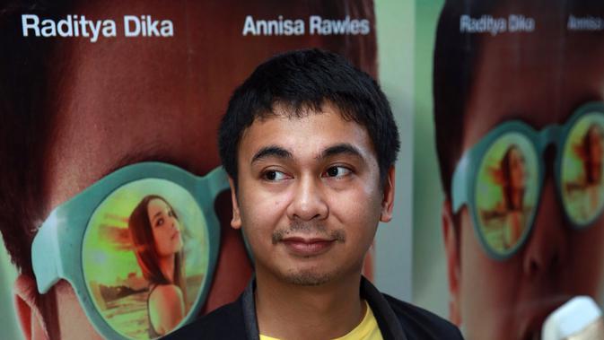 Stand Up Comedy Populer Raditya Dika Bangga