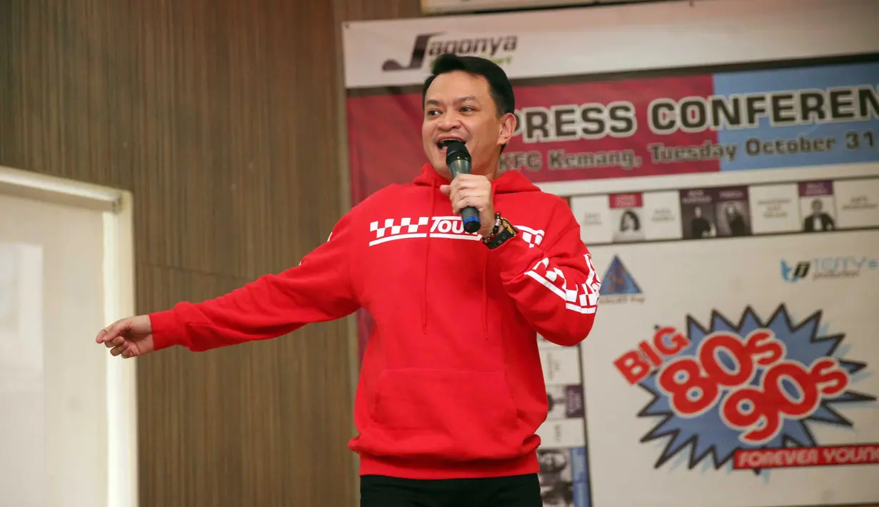 Hedi Yunus, salah satu penyanyi era 80-90an yang juga akan menghadirkan karya terbaiknya dalam album yang bertajuk Big 80's-90's Forever Young. Akan terdapat 15 judul lagu di dalam album tersebut. (Nurwahyunan/Bintang.com)