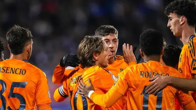 Pemain Real Madrid merayakan gol dalam laga perempat final Copa del Rey melawan Leganes, Kamis (6/1/2025) dini hari WIB.  (c) AP Photo/Manu Fernandez