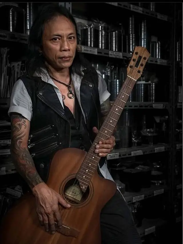 Jikun /rif Ceritakan Pengalamannya Sebagai Gitaris dalam Buku Bara ...