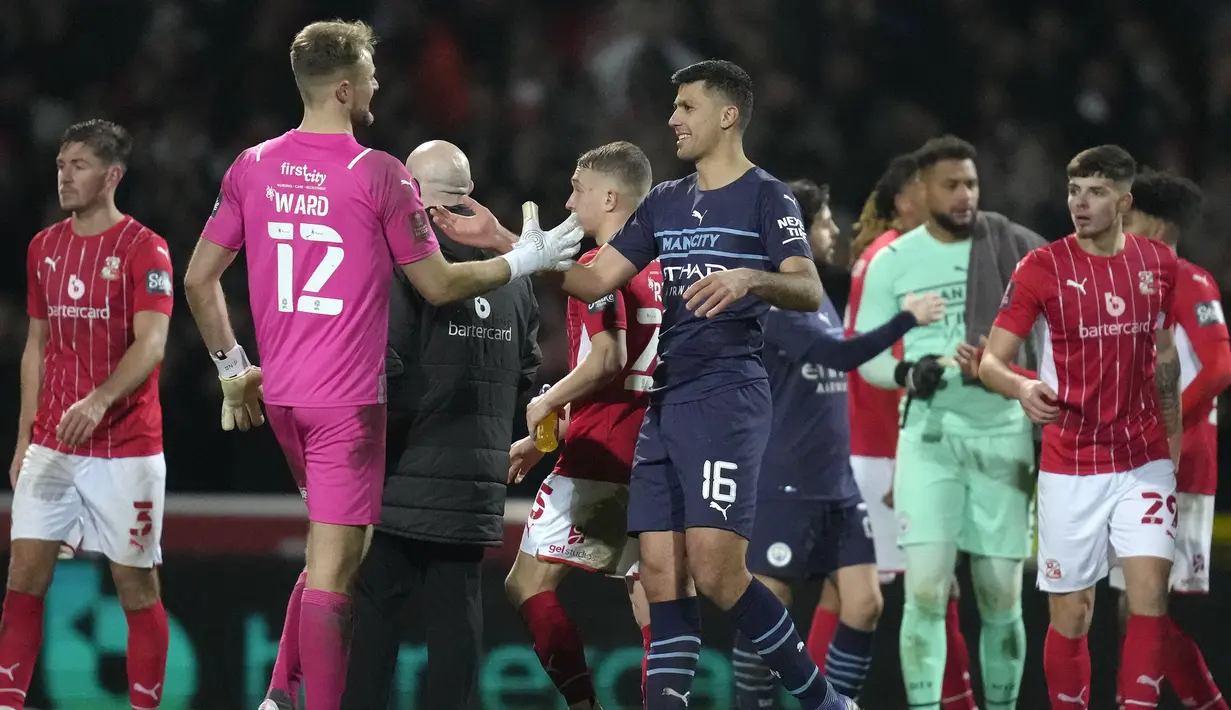 Tak puas disitu, Manchester City lagi-lagi mampu membuat gol di menit-menit akhir babak kedua lewat Cole Palmer. Menang 4-1 membuat The Cityzens melaju ke putaran berikutnya Piala FA 2021/2022. (AFP/