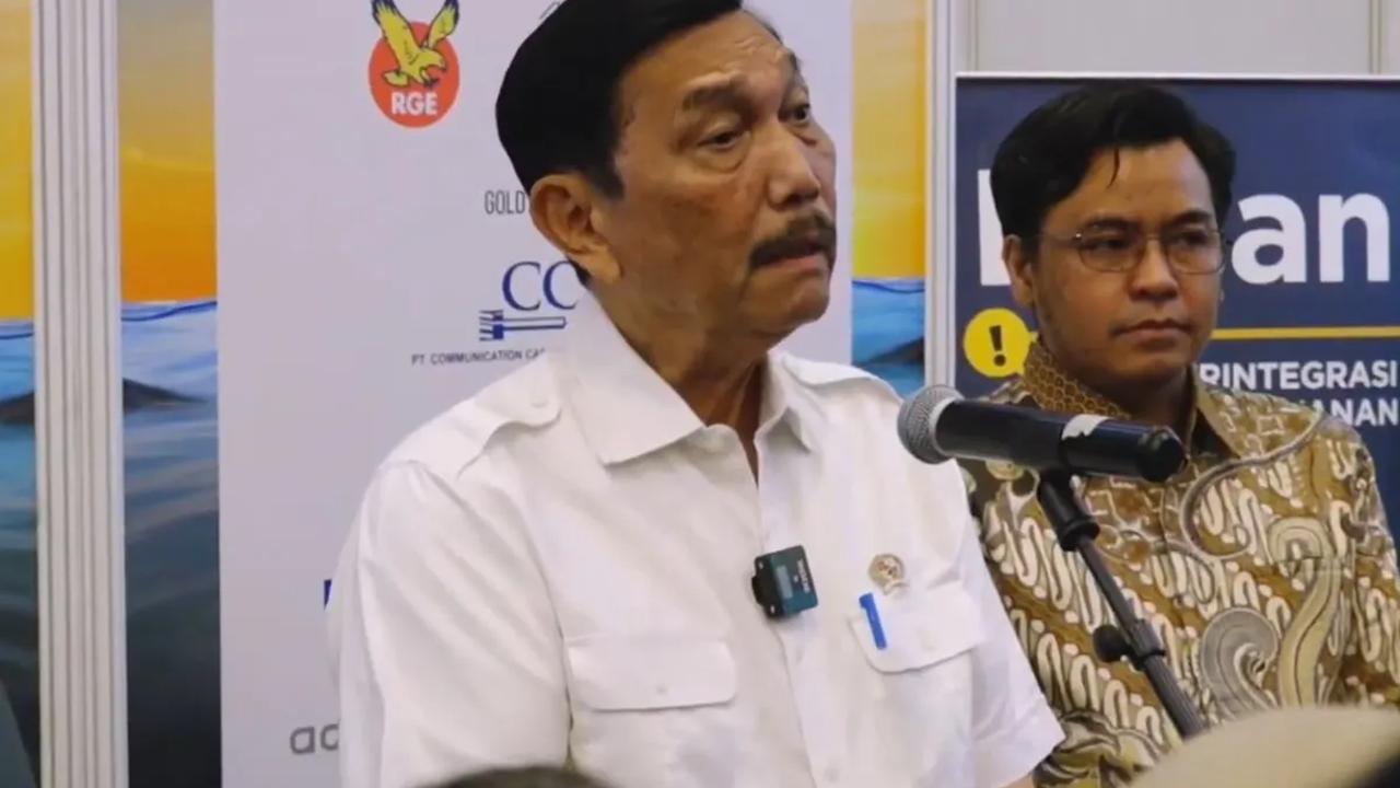 Luhut menyebut, angka itu masih termasuk rendah jika dibandingkan dengan negara-negara anggota G20, misalnya Jepang sekitar 266 persen, US 137 persen, dan Singapura 131 persen.&nbsp;