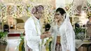 "Saya terima nikah dan kawinnya Shinta Istianti binti Bachirun dengan mas kawin tersebut, tunai," ucap Indra Kristianto, Minggu (12/3/2023) dilansir dari Kapanlagi. [Foto: KapanLagi.com/Bayu Herdianto]