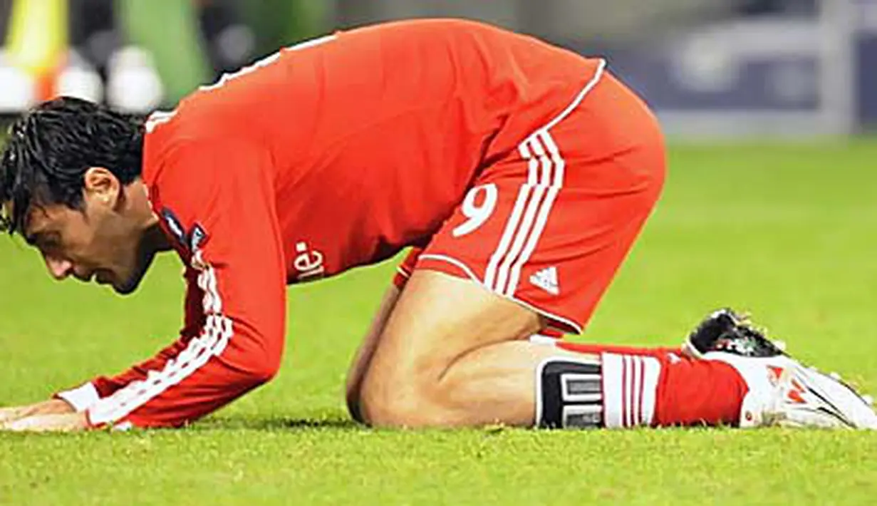 Reaksi kekecewaan striker Bayern Muenchen, Luca Toni di partai Liga Champions Grup A versus Bordeaux di Allianz Arena, Munich, 3 November 2009. AFP PHOTO/OLIVER LANG